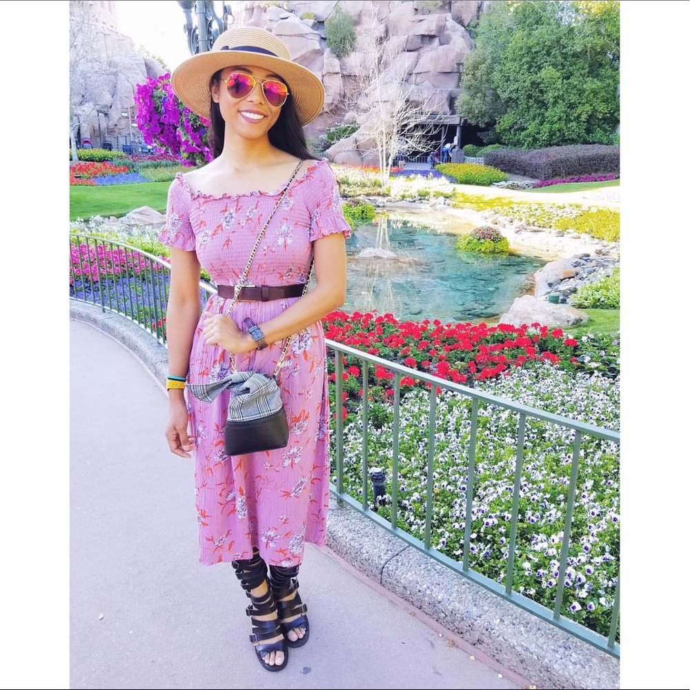 ‼️LAST CHANCE! DONATING FRIDAY 11/3‼️ UO | Smocked Off-Shoulder Midi Dress